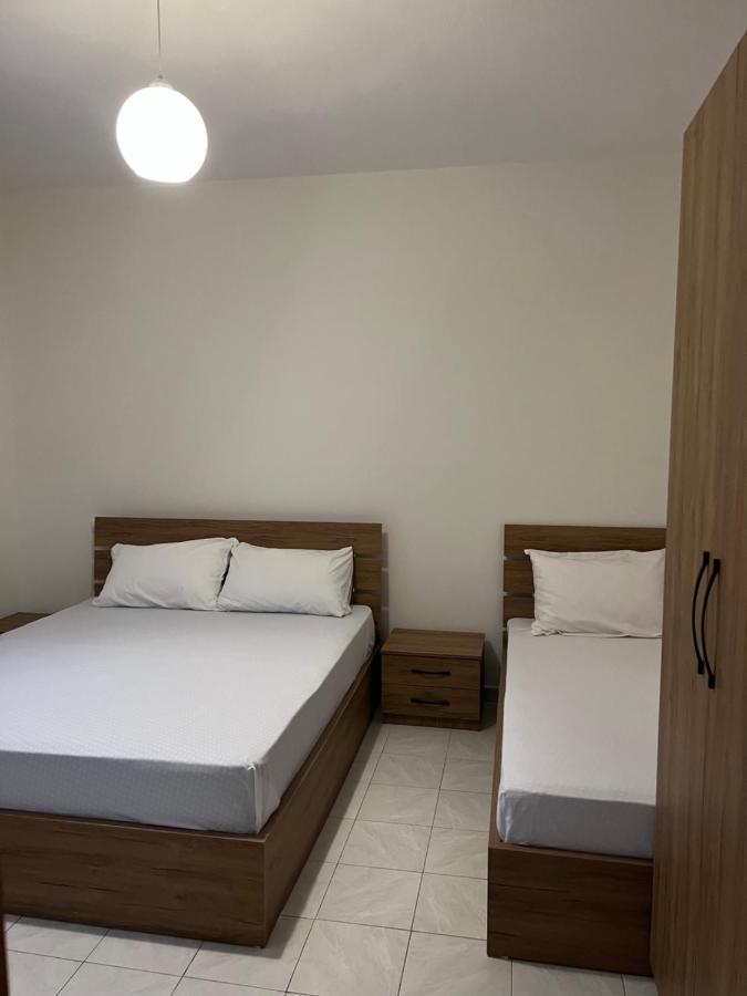 Guest House Sala Durrës Exteriör bild