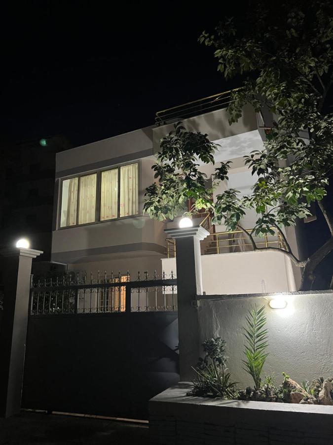 Guest House Sala Durrës Exteriör bild