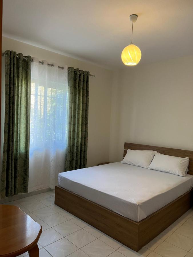 Guest House Sala Durrës Exteriör bild